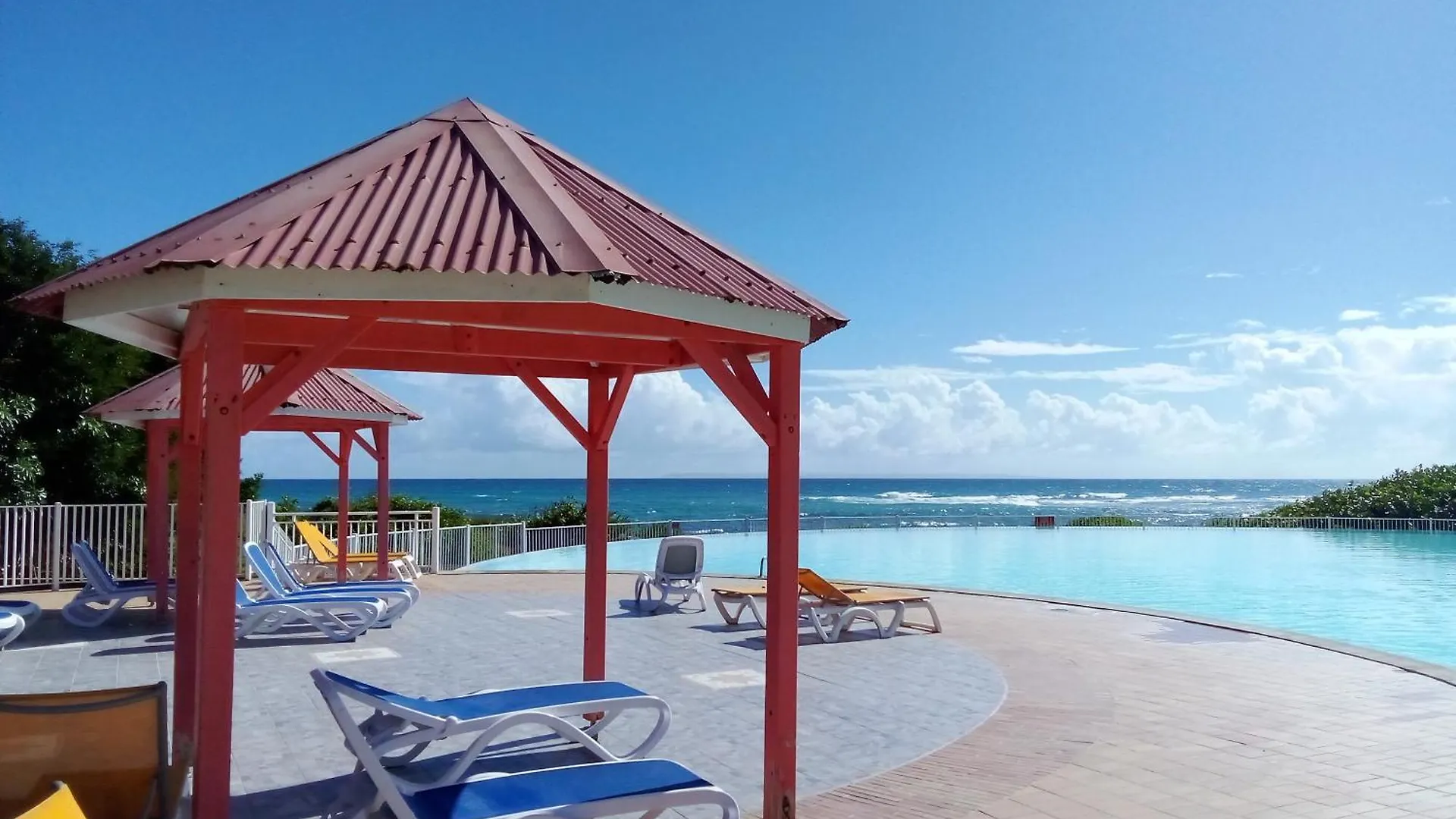 Appartement Face A La Mer Et Plage A L'Anse Des Rochers Guadeloupe サン・フランソワ